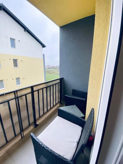 Apartament 2 Camere Modern Si Confortabil Gyüreg Kültér fotó