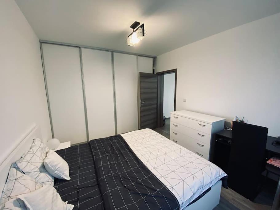 Apartament 2 Camere Modern Si Confortabil Gyüreg Kültér fotó